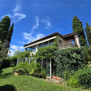 Vrhunska lokacija ! 1 red do mora !