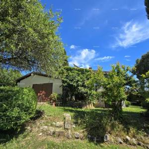 Vrhunska lokacija ! 1 red do mora !