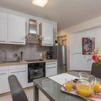 Vrsar, dva stana ukupne stambene površine  180,00 m²