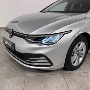 VW Golf 8 2.0 TDI LIFE - 3 godine jamstva
