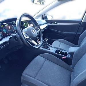 VW Golf 8 2.0 TDI LIFE - 3 godine jamstva