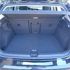 VW Golf 8 2.0 TDI LIFE - 3 godine jamstva