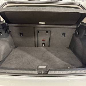 VW Golf 8 2.0 TDI LIFE - 3 godine jamstva