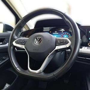 VW Golf 8 2.0 TDI LIFE - 3 godine jamstva