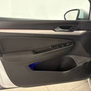 VW Golf 8 2.0 TDI LIFE - 3 godine jamstva