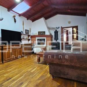 Zadar, Crno - Kamena kuća s konobom i velikom okućnicom