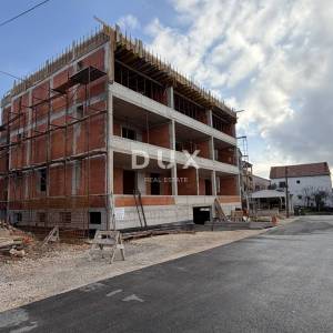 ZADAR – CRVENE KUĆE - Stan 64m², garaža + parking!