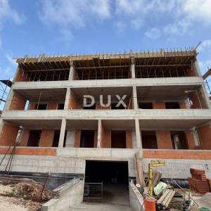 ZADAR – CRVENE KUĆE - Stan 64m², garaža + parking!