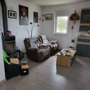 ZADAR, DONJA JAGODNJA - Kuća s bazenom, konobom i garažom okružena prirodom!