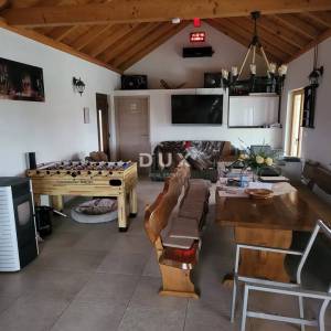 ZADAR, DONJA JAGODNJA - Kuća s bazenom, konobom i garažom okružena prirodom!