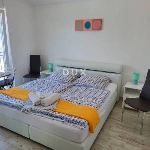 ZADAR, DONJA JAGODNJA - Kuća s bazenom, konobom i garažom okružena prirodom!