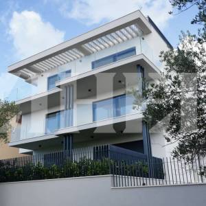 ZADAR, KOŽINO, PENTHOUSE SA VELIKOM KROVNOM TERASOM, PREKRASAN POGLED