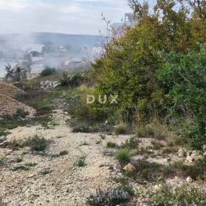 ZADAR, MASLENICA - PRILIKA! Pravilno građevinsko zemljište s pogledom!