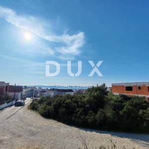 ZADAR, PLOČE - Građevinsko zemljište s pogledom na more za izgradnju zgrade!