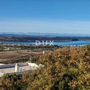 ZADAR, PODVRŠJE - Zemljište s pogledom na more u mirnom okruženju!