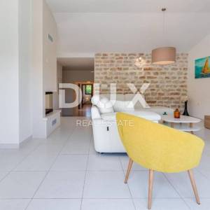 ZADAR, PRIDRAGA - Luksuzna vila s bazenom u blizini mora