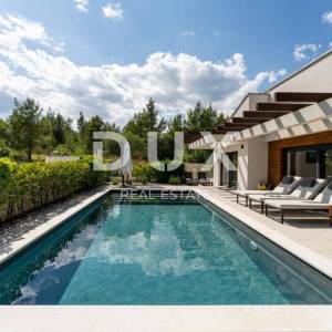 ZADAR, PRIDRAGA - Luksuzna vila s bazenom u blizini mora