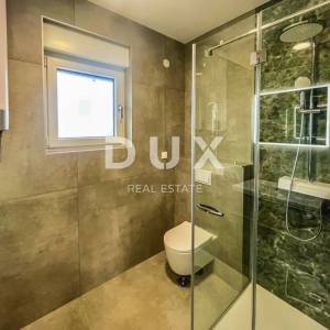 ZADAR, PRIVLAKA - Stan s okućnicom u novogradnji. BLIZINA MORA!