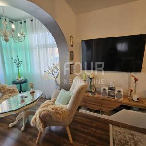 Zadar, Vodice, samostojeća kuća, 220m2