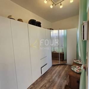 Zadar, Vodice, samostojeća kuća, 220m2