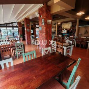 ZADAR, ZATON - Poznati uhodani restoran na prometnoj lokaciji s ogromnim parkingom!