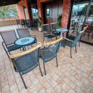 ZADAR, ZATON - Poznati uhodani restoran na prometnoj lokaciji s ogromnim parkingom!