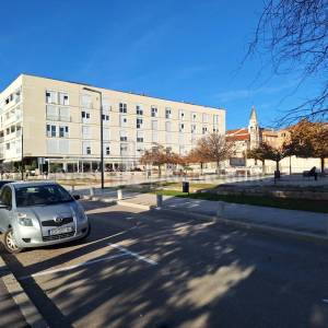 ZADARSKA RIVA - STAN 85m2, 1. kat, 1.red do mora