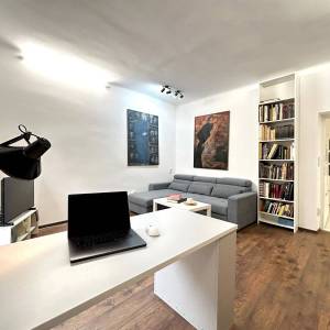 Zagreb-Centar, dvosoban stan površine 43m2 u prizemlju zgrade