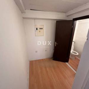 ZAGREB, DONJA DUBRAVA - Investicijska prilika! Višenamjenski poslovni prostor