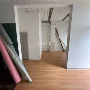 ZAGREB, DONJA DUBRAVA - Investicijska prilika! Višenamjenski poslovni prostor