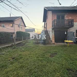 ZAGREB, DONJA DUBRAVA - Kuća za adaptaciju s velikim investicijskim potencijalom