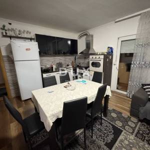 ZAGREB, DONJA DUBRAVA - Kuća s investicijskim potencijalom