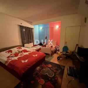 ZAGREB, DONJA DUBRAVA - Kuća s investicijskim potencijalom