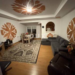 ZAGREB, DONJA DUBRAVA - Kuća s investicijskim potencijalom