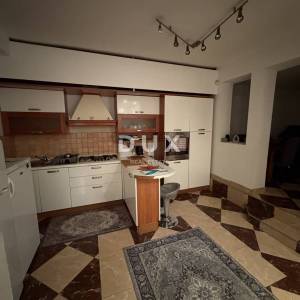 ZAGREB, DONJA DUBRAVA - Kuća s investicijskim potencijalom