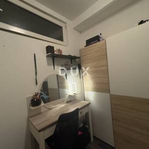 ZAGREB, DONJA DUBRAVA - Stan sa dvorištem 