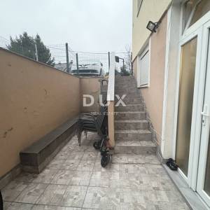 ZAGREB, DONJA DUBRAVA - Stan sa dvorištem 