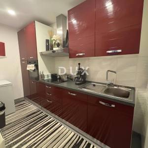 ZAGREB, DONJA DUBRAVA - Stan sa dvorištem 