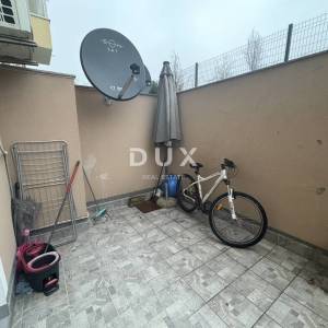 ZAGREB, DONJA DUBRAVA - Stan sa dvorištem 