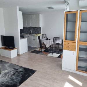 Zagreb-Jarun,3S stan površine 65m2,odlična lokacija,od 01.01.2026.