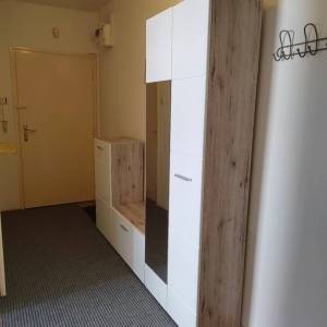 Zagreb-Klaka, 2S stan 56m2 s balkonom, bitni sadržaji u blizini