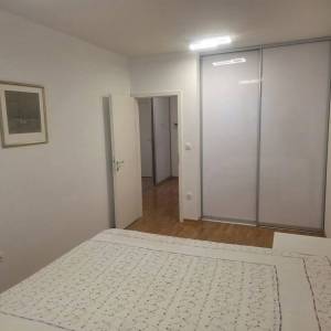 Zagreb-Trešnjevka, 2-sobni stan s loggiom 61m2, namješten i opremljen