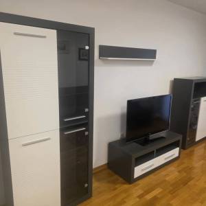 Zagreb-Trešnjevka, 2-sobni stan s loggiom 61m2, namješten i opremljen