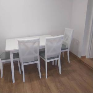 Zagreb-Trešnjevka,novouređen stan 45m2 s terasom,režije u cijeni najma