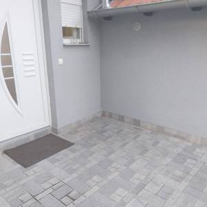 Zagreb-Trešnjevka,novouređen stan 45m2 s terasom,režije u cijeni najma