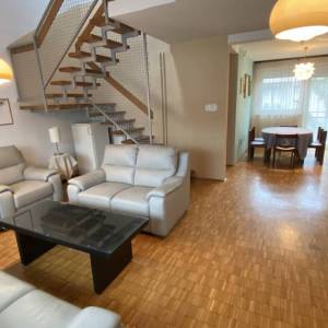 Zagreb-Trnovčica, dvoetažni 4S stan u kući, 2.kat+visoko potkrovlje