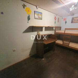 ZAGREB,ŠAŠINOVEC- Nekretnina s potencijalom; kuća i gospodarski objekt na 1000 m²