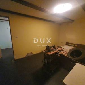 ZAGREB,ŠAŠINOVEC- Nekretnina s potencijalom; kuća i gospodarski objekt na 1000 m²