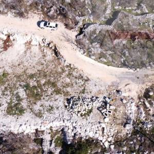 Zagvozd 700 m2 građevinsko zemljište + gotovi iskopi - novo