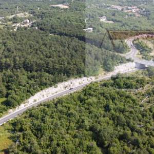 Zagvozd građevinsko zemljište 1817 m2 - novo u ponudi